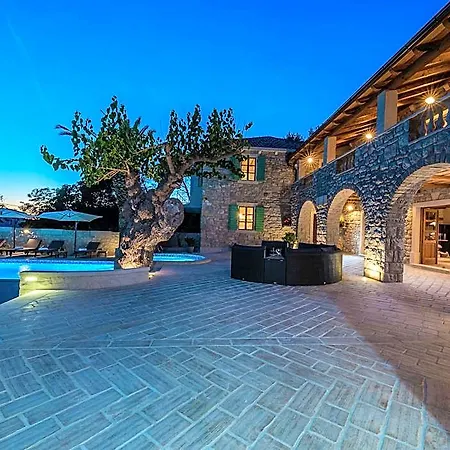 Hotel In With Pool Near The Sea
