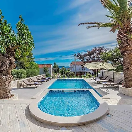 In With Pool Near The Sea